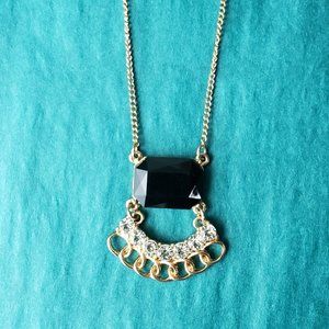 2/10$ Icing  Black and white gold tone pendant necklace
